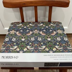 Morris&Co 1000 Piece Reversible Puzzle 
Strawberry Thief & Willow Boughts